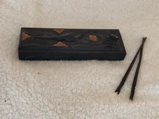 Palillos chinos de madera tallada a mano