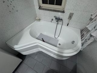 Vasca angolare asimmetrica BluBleu 155x105cm