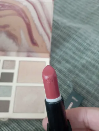 Paleta Sombras Deliplus + Labial Creamy