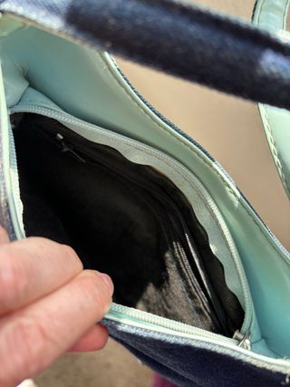 Bolso vaquero azul con ribete turquesa