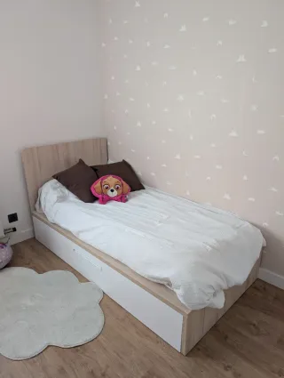 Cuna convertible en Dormitorio con cambiador