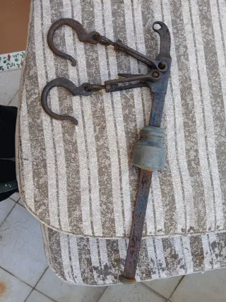 Balanza romana antigua de hierro