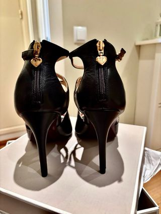 Sandalia Piel Negra,similar modelo Lang Jimmy Choo