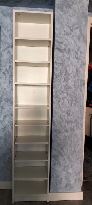 Estantería blanca de madera