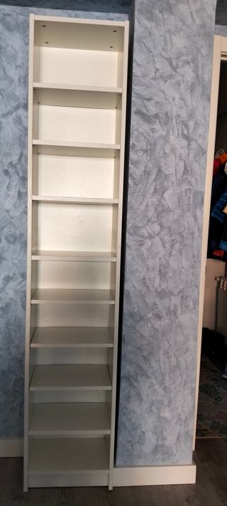 Estantería blanca de madera