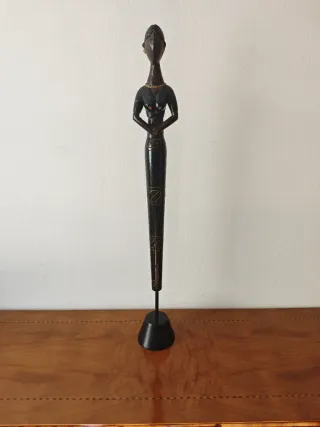 Figura africana mujer madera, 65 cm