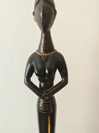 Figura africana mujer madera, 65 cm