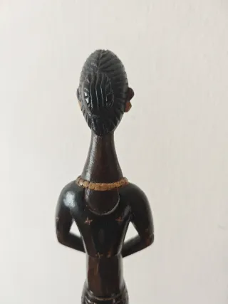 Figura africana mujer madera, 65 cm