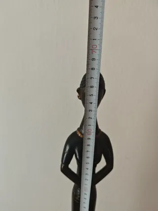 Figura africana mujer madera, 65 cm