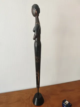 Figura africana mujer madera, 65 cm