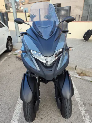 Yamaha Tricity 300 gris