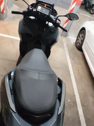 Yamaha Tricity 300 gris