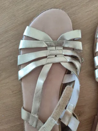 Sandalias Zara doradas