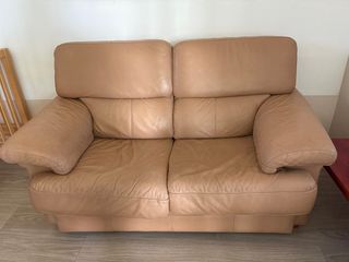 Sofá de piel de 2 plazas color beige