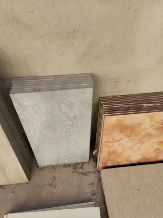 Azulejos restos sueltos