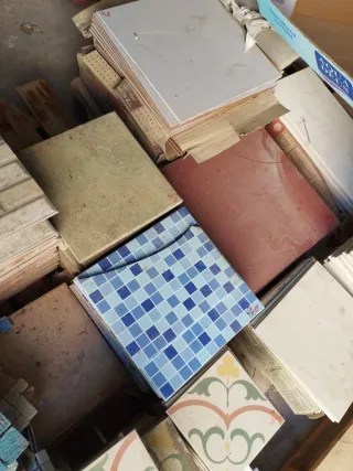 Azulejos restos sueltos