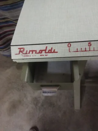 Máquina remalladora Rimoldi 3 hilos