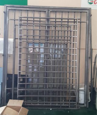 Puertas metálicas + 2 rejas dist. tamaño NUEVAS