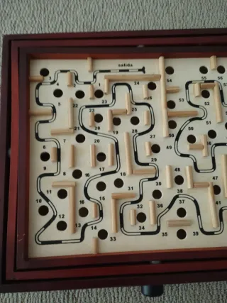 Laberinto de madera vintage