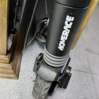 Patinete eléctrico negro