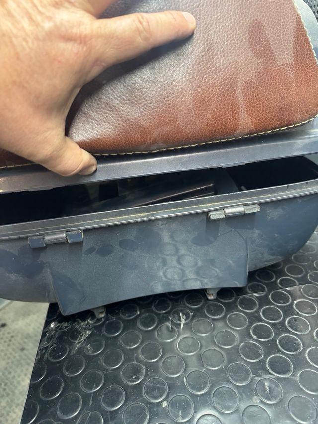 Cajón Casco Vespa LX 50/125 Negro/Gris