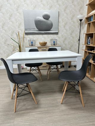Mesa y 4 Sillas Comedor