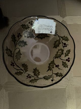 Taça Zara com motivos de azevinho