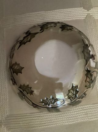 Taça Zara com motivos de azevinho