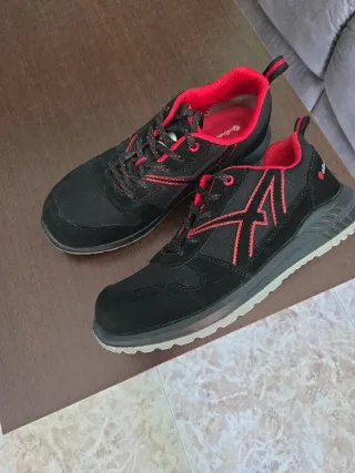 Zapatos para trabajar con punta de hierro