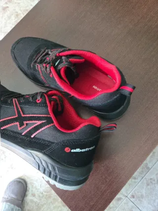 Zapatos para trabajar con punta de hierro