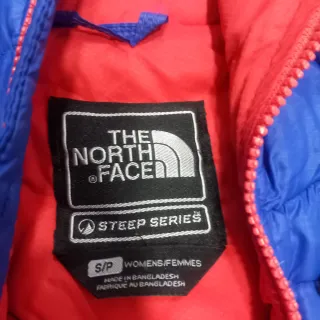 Chaqueta The North Face Azul y Roja