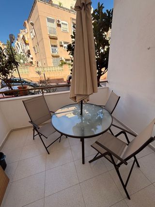 Conjunto mesa y 3 sillas terraza