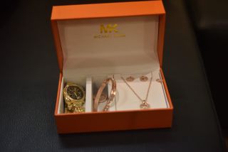 Conjunto Michael Kors Relógio Brincos Colar