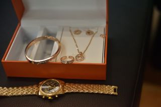 Conjunto Michael Kors Relógio Brincos Colar