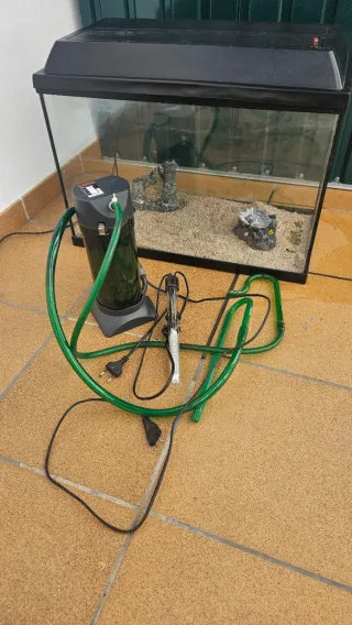 Acuario completo con filtro eheim y calentador