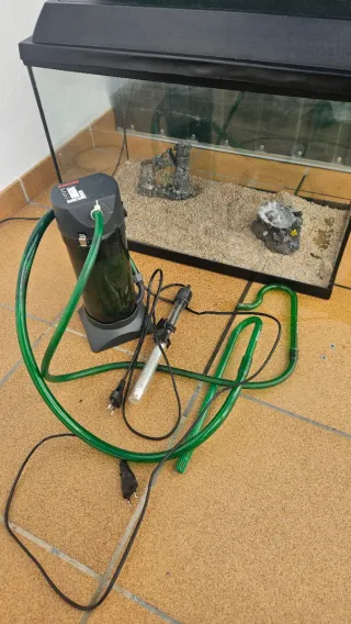 Acuario completo con filtro eheim y calentador