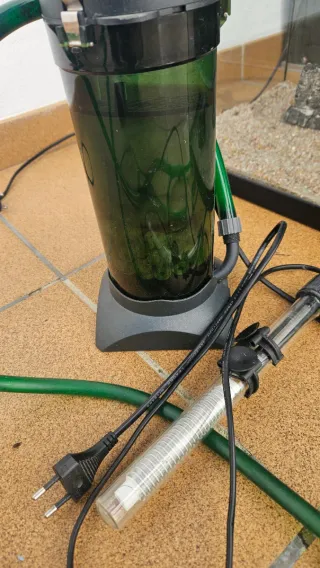 Acuario completo con filtro eheim y calentador