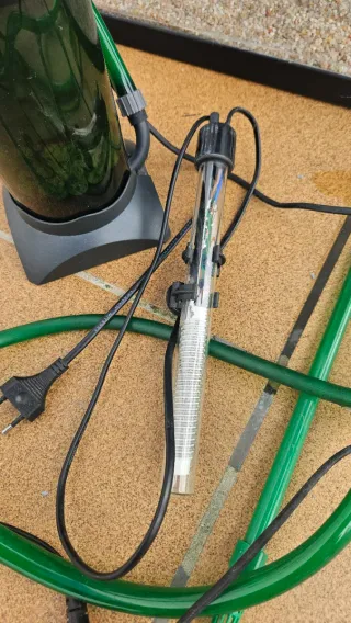 Acuario completo con filtro eheim y calentador