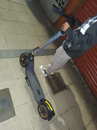 Patinete Cecotec Bongo D30 XL con poco uso