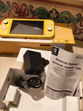 Nintendo Switch Lite Amarillo