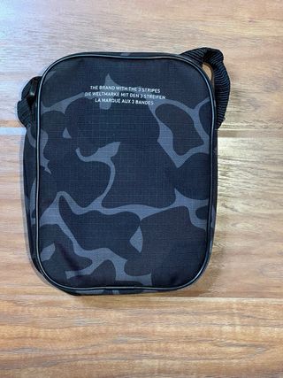 Riñonera de adidas negra camuflaje negro riño