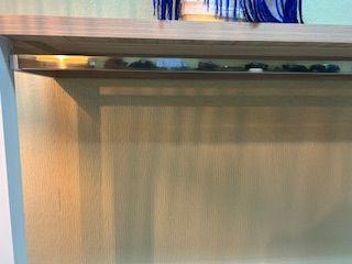 Estanterías metálicas y madera