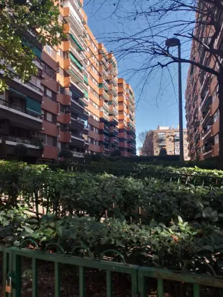 Alquilo habitación zona Caballería Española.