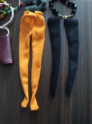 Vestiti e accessori per Barbie