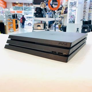 CONSOLA PS4 PRO CON CABLES Y MANDO