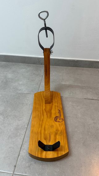 Jamonero de madera con soporte
