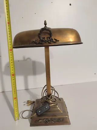 Lámpara de escritorio vintage dorada