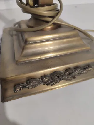 Lámpara de escritorio vintage dorada