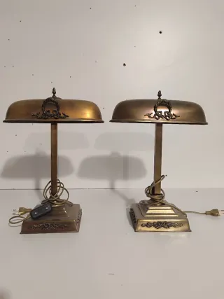 Lámpara de escritorio vintage dorada