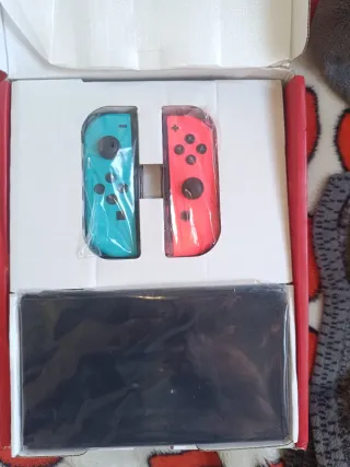 Nintendo Switch OLED + Mario Maker 2 y Luigi Mansi